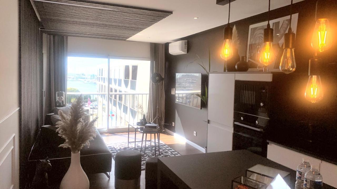 Appartement vue port et accès direct mer, centre ville de la Grande Motte prés de Montpellier Exterior foto